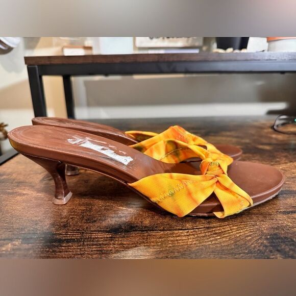Donald J Pliner Yellow and orange Strap Kitten heels size 9.5 - Picture 2 of 8